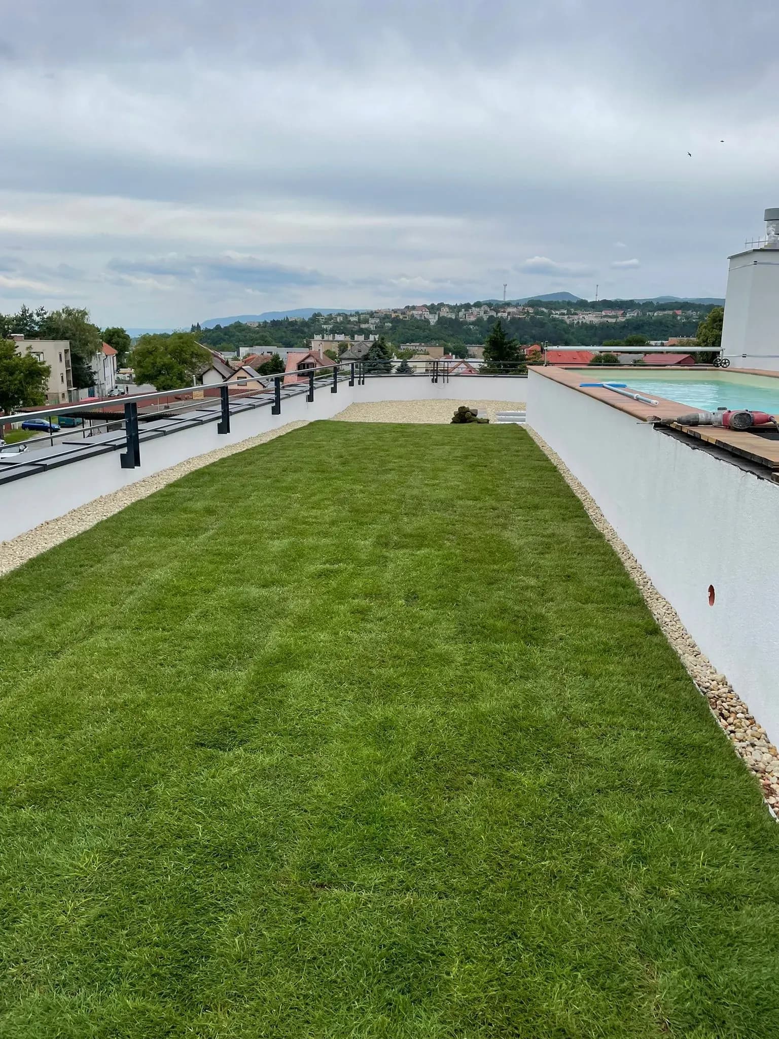 Realizácia intenzívnej zelenej strechy, Moldava nad Bodvou