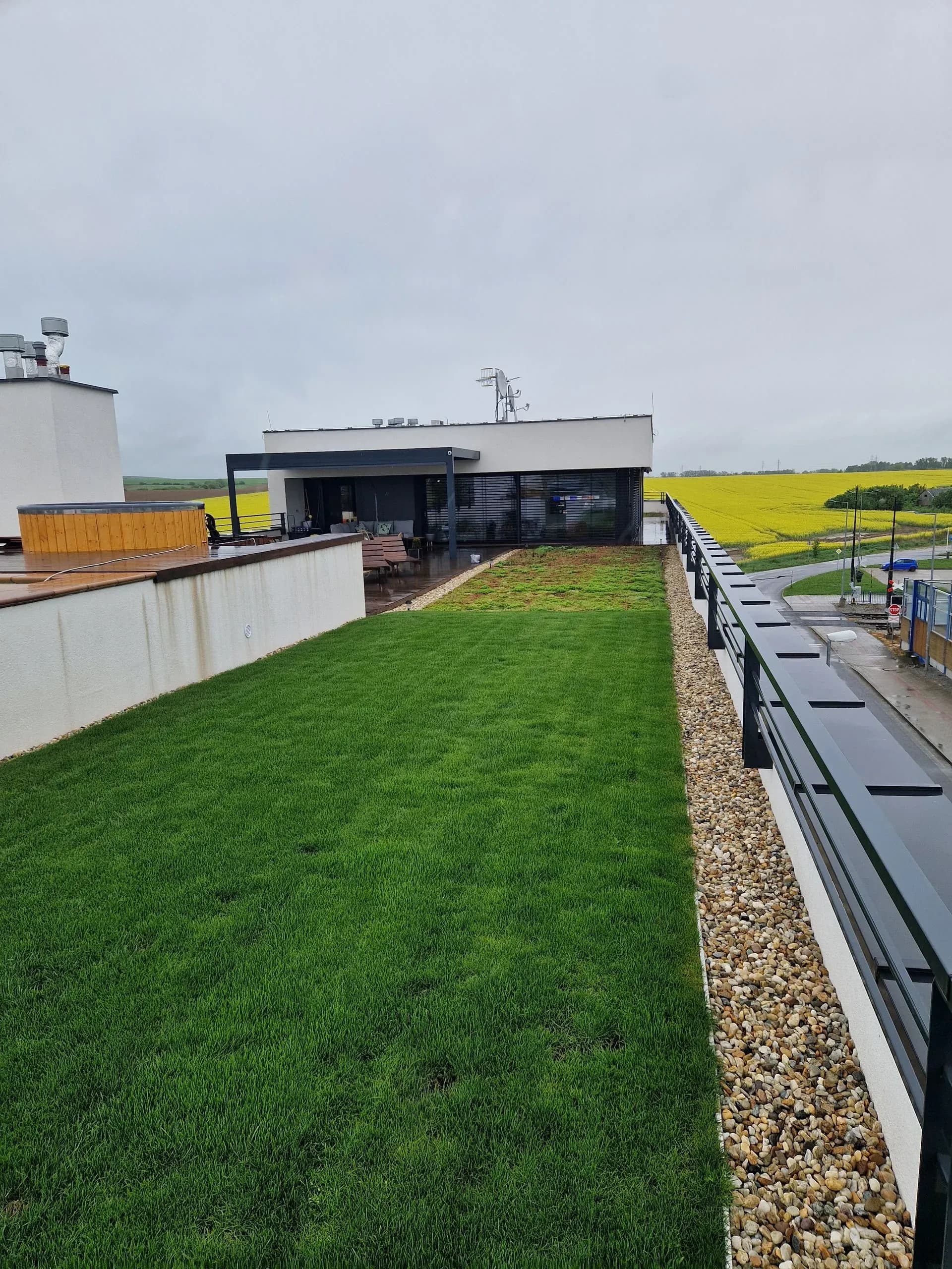 Realizácia intenzívnej zelenej strechy, Moldava nad Bodvou